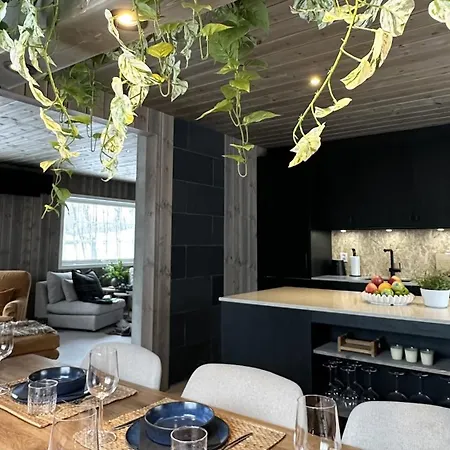 Newly Renovated House Close To Everything